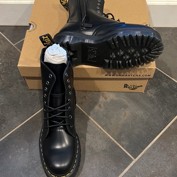 Doc Martens JADON Polished Smooth Boots, Size 9 NIB - Picture 6 of 11